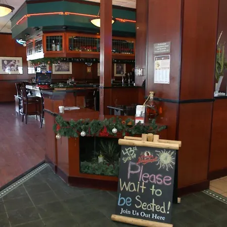 Holiday Inn Hotel & Suites Owatonna-2